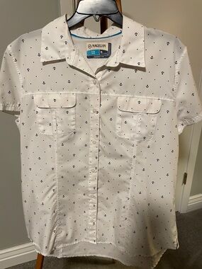 Magellan Outdoors White Short-Sleeve Button-Down Shirt with Navy Anchor Print